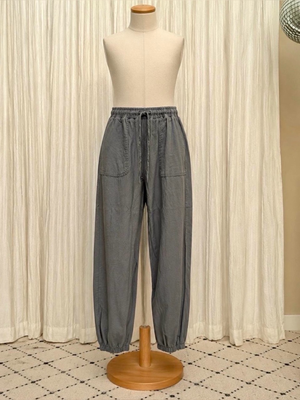 Never worn: Forever 21 Sage Green Cargo Pants Casual Utility Style